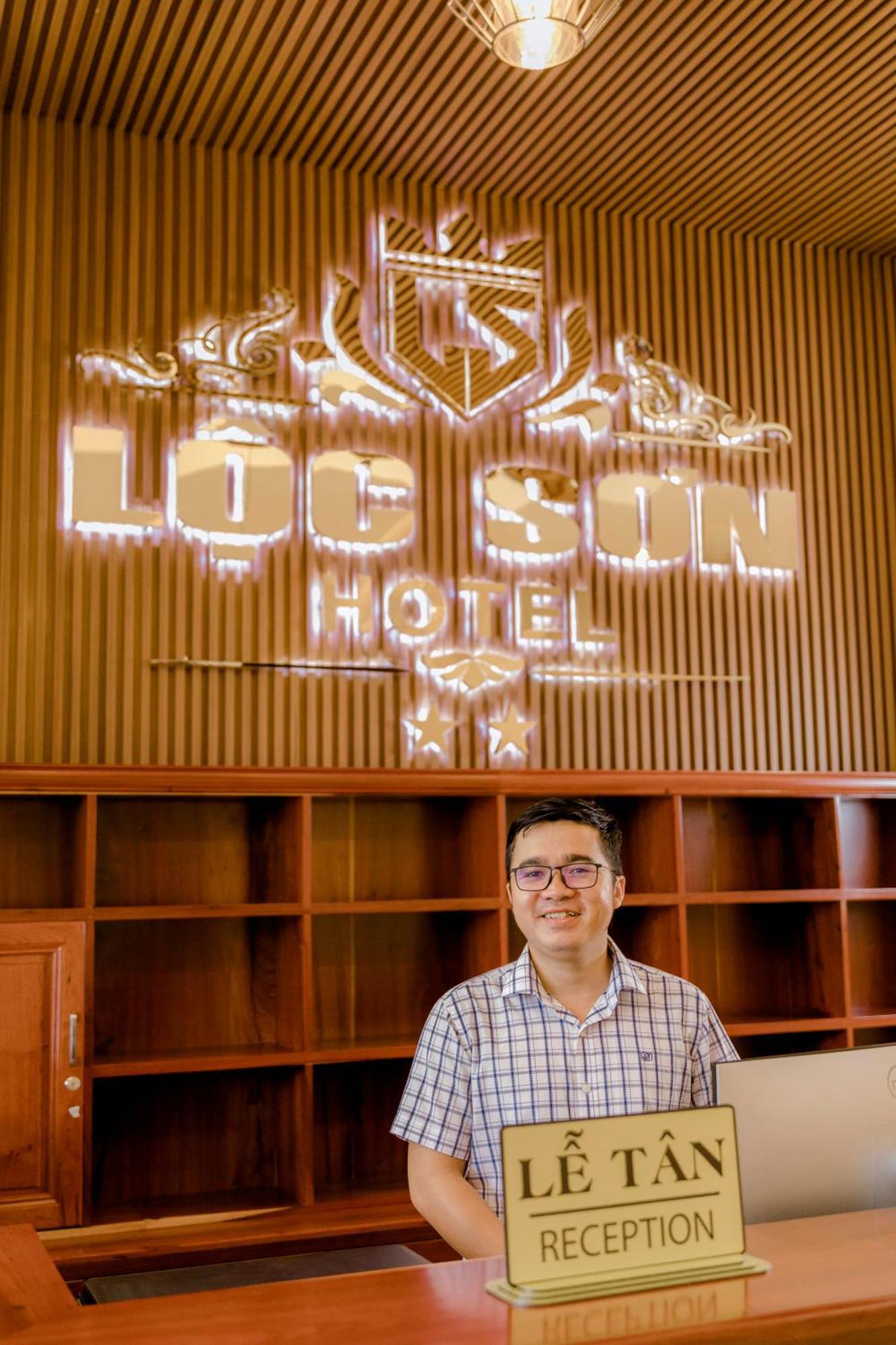 Loc Son Hotel Буонметхуот Экстерьер фото