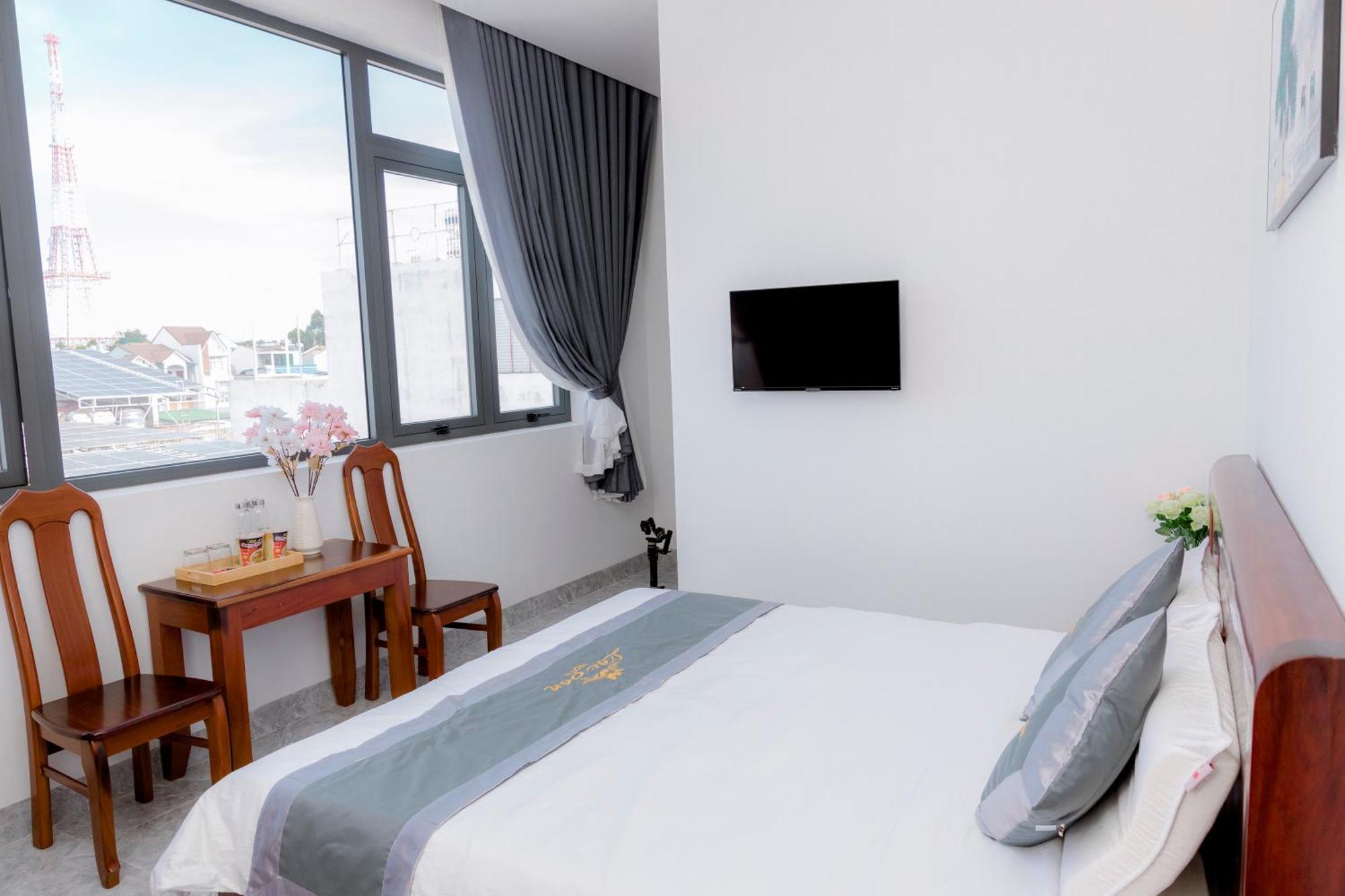 Loc Son Hotel Буонметхуот Экстерьер фото